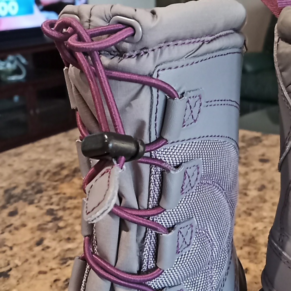 The North Face Girls Alpenglow IV Lace Insulated Waterproof Winter Boots. Size 1 - Picture 9 of 15